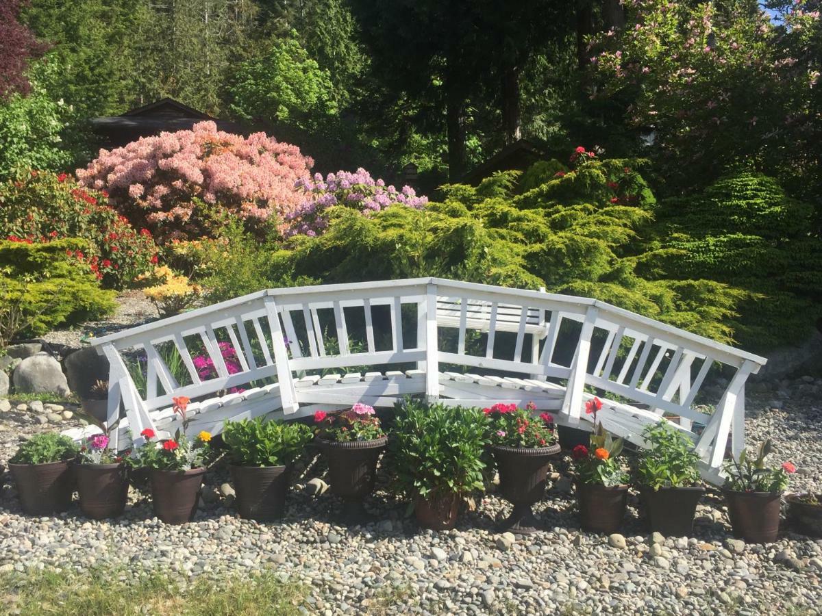 Garden Bridge House Villa Sechelt Exteriör bild